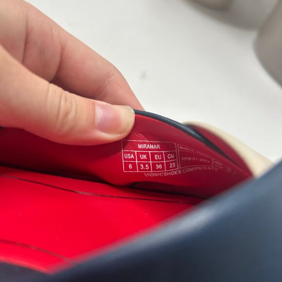 Vionic Poppy Miramar Leather Colorblock Slide Sandal Navy/Cream Women's 6M NWOB - Picture 9 of 9